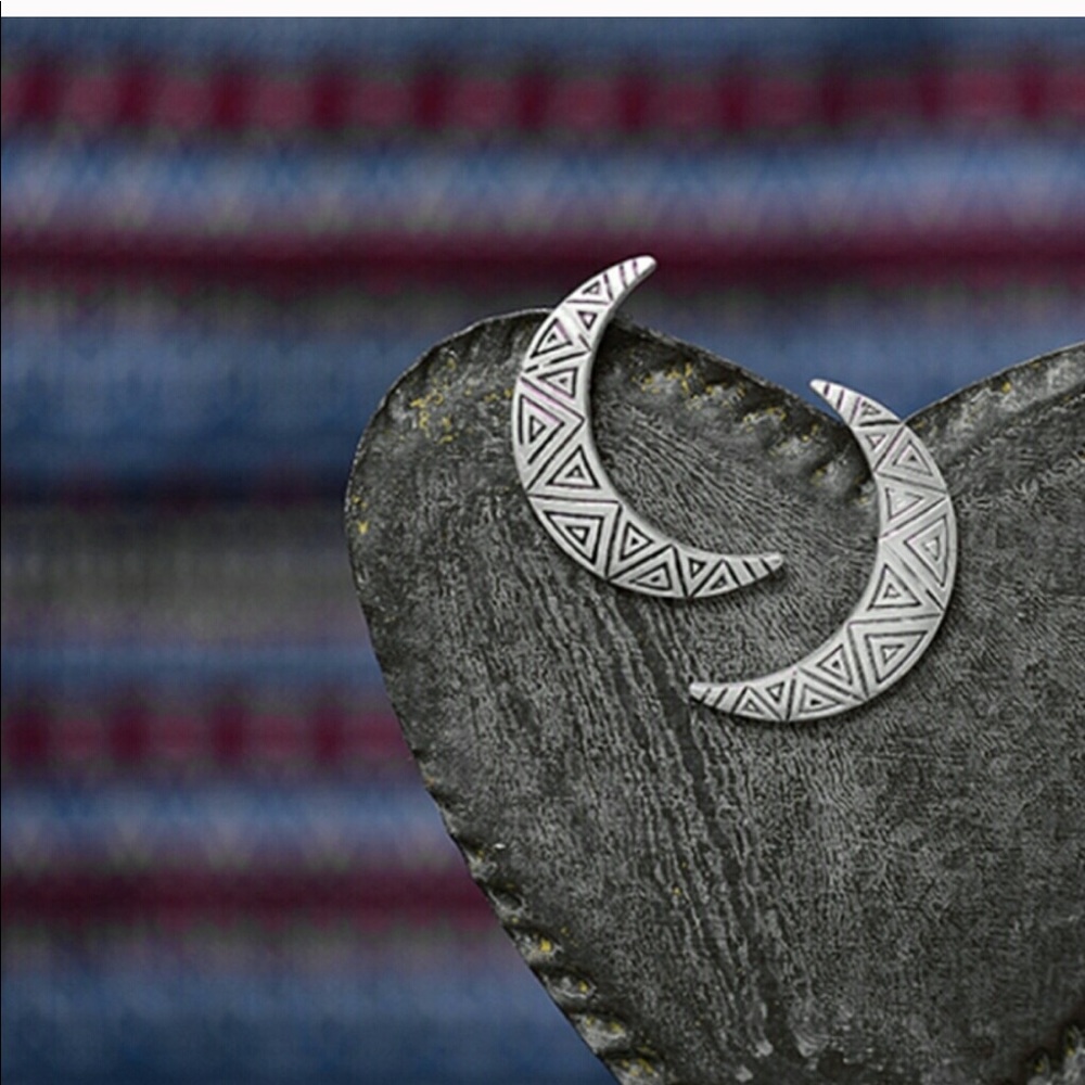 Moon Statememt Stud Earrings